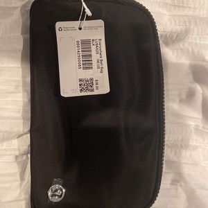 Lululemon everywhere beltbag